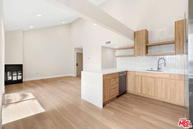 3750 Glendon Avenue 35, Los Angeles, CA 90034