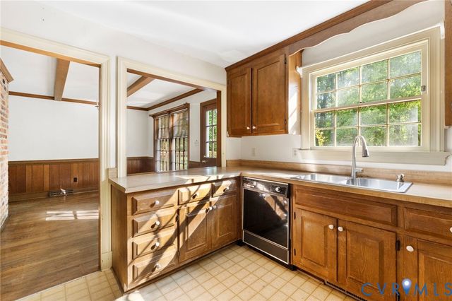 1905 Hickoryridge Rd, Henrico, VA 23238