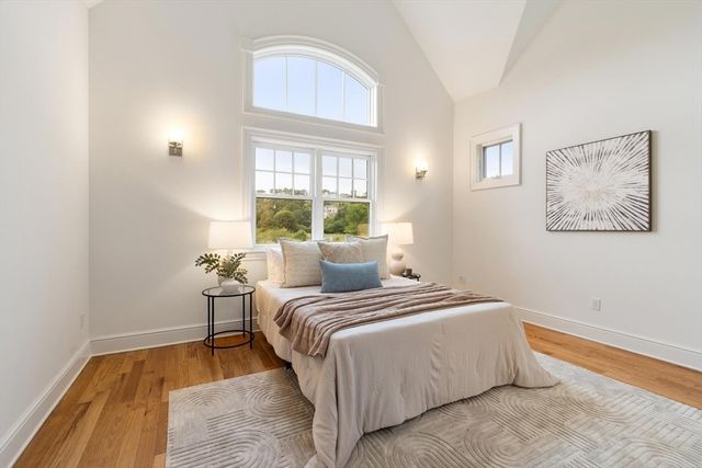 14 Millstone Dr, Sherborn, MA 01770