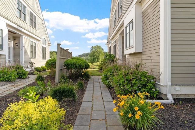 14 Millstone Dr, Sherborn, MA 01770