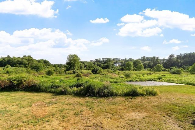 14 Millstone Dr, Sherborn, MA 01770