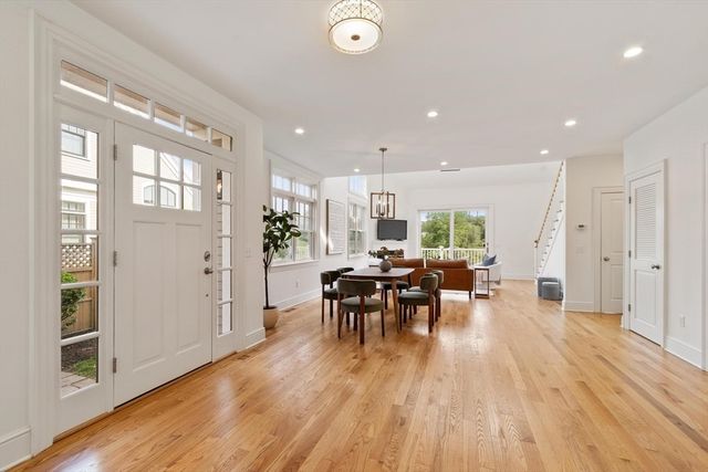 14 Millstone Dr, Sherborn, MA 01770