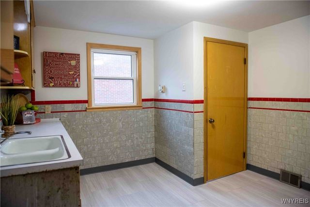 144 East Milnor Avenue, Lackawanna, NY 14218