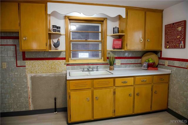 144 East Milnor Avenue, Lackawanna, NY 14218