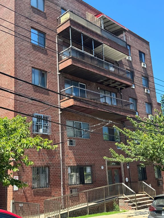 4158 71st St Apt 1B, New York City, NY 11377