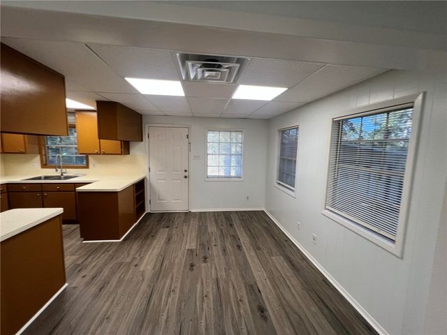 11106 N Dowling Road, College Station, TX 77845