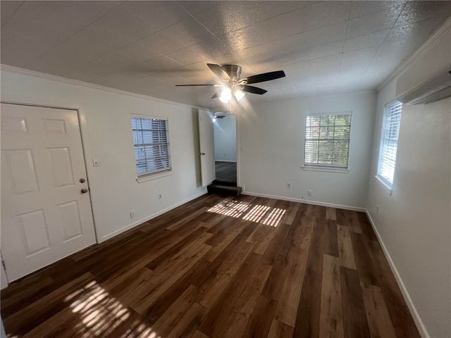 11106 N Dowling Road, College Station, TX 77845