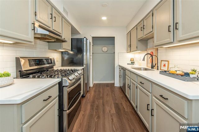 34 John Street 3A, Bloomfield, NJ 07003