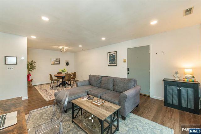 34 John Street 3A, Bloomfield, NJ 07003