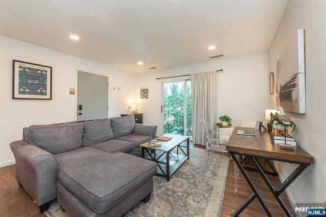 34 John Street 3A, Bloomfield, NJ 07003