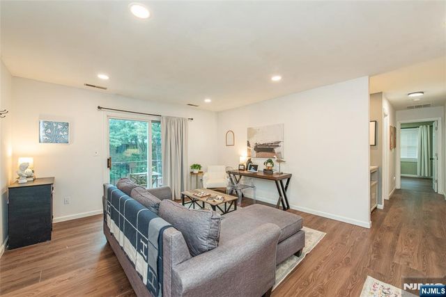 34 John Street 3A, Bloomfield, NJ 07003