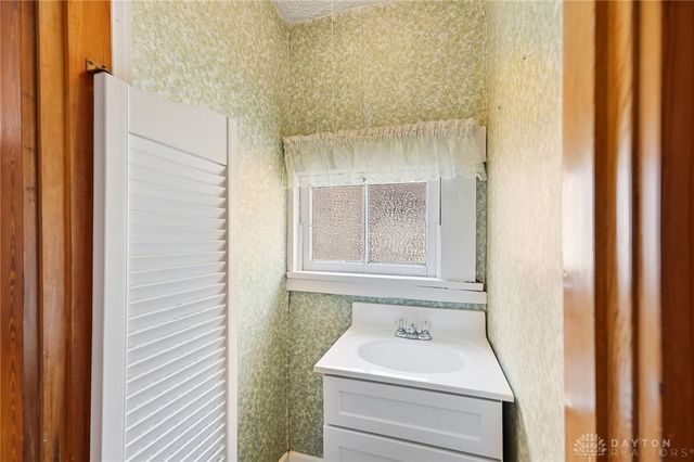 121 E Main Street, West Carrollton, OH 45449