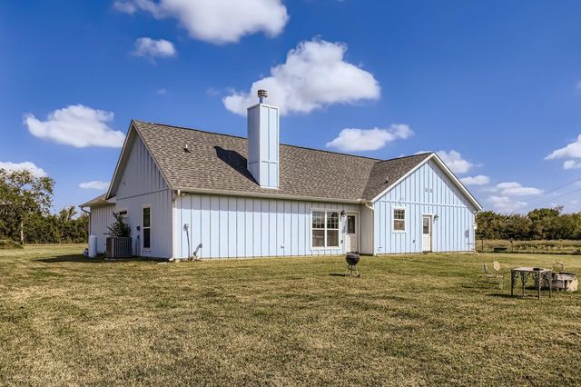 32123 Howell Road, Waller, TX 77484