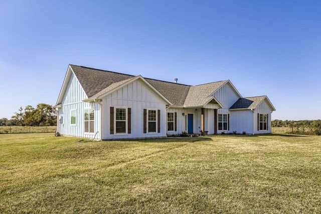 32123 Howell Road, Waller, TX 77484