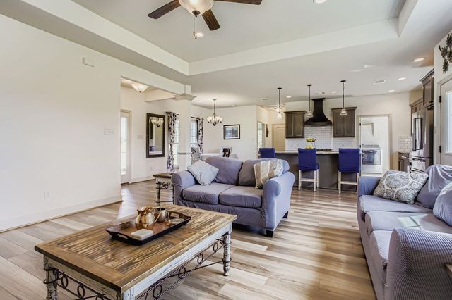 32123 Howell Road, Waller, TX 77484