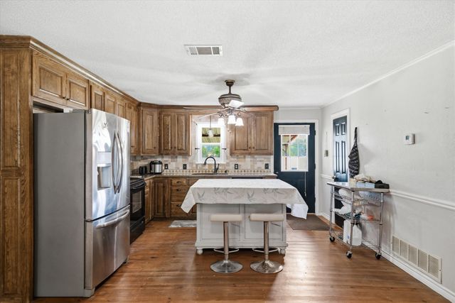 800 VZ County Road 2112, Canton, TX 75103