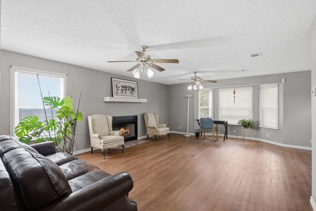 800 VZ County Road 2112, Canton, TX 75103