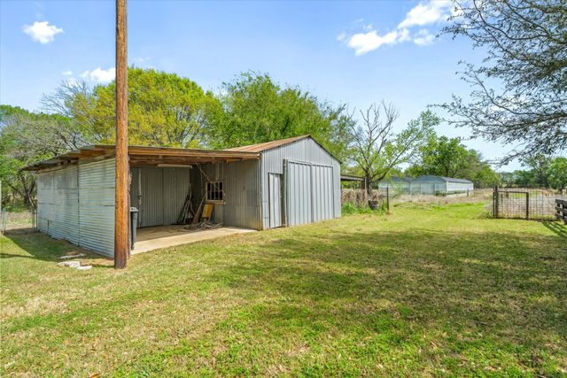 800 VZ County Road 2112, Canton, TX 75103