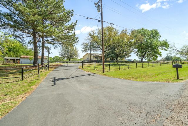 800 VZ County Road 2112, Canton, TX 75103