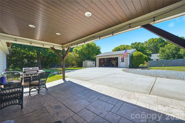 5701 Cedar Hill Drive, Wesley Chapel, NC 28110