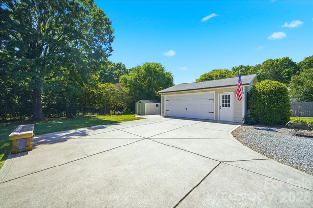 5701 Cedar Hill Drive, Wesley Chapel, NC 28110