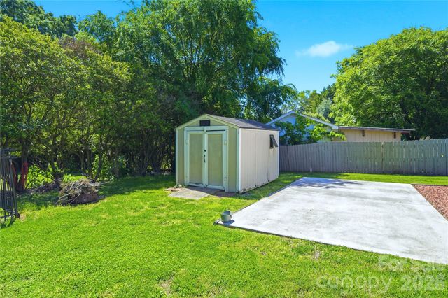 5701 Cedar Hill Drive, Wesley Chapel, NC 28110