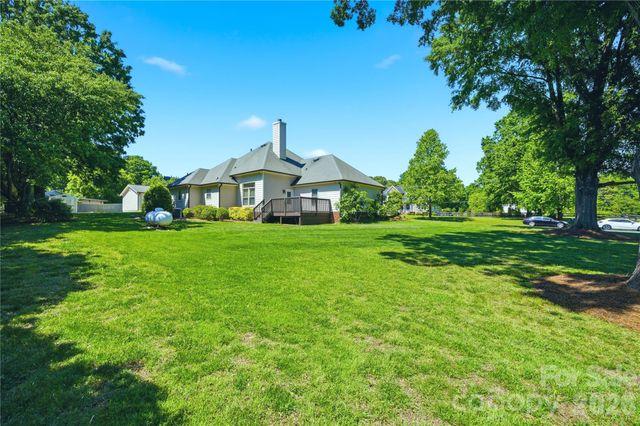 5701 Cedar Hill Drive, Wesley Chapel, NC 28110