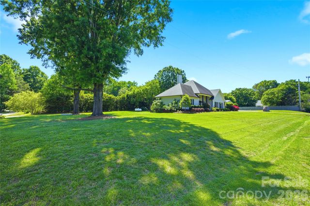 5701 Cedar Hill Drive, Wesley Chapel, NC 28110