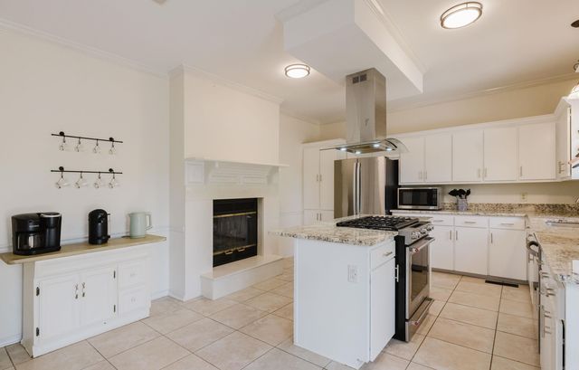 1825 Rainwood Cove Dr, Little Rock, AR 72212