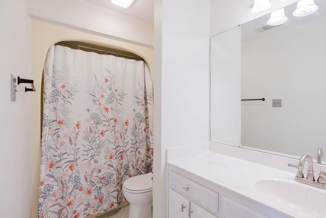 1825 Rainwood Cove Dr, Little Rock, AR 72212