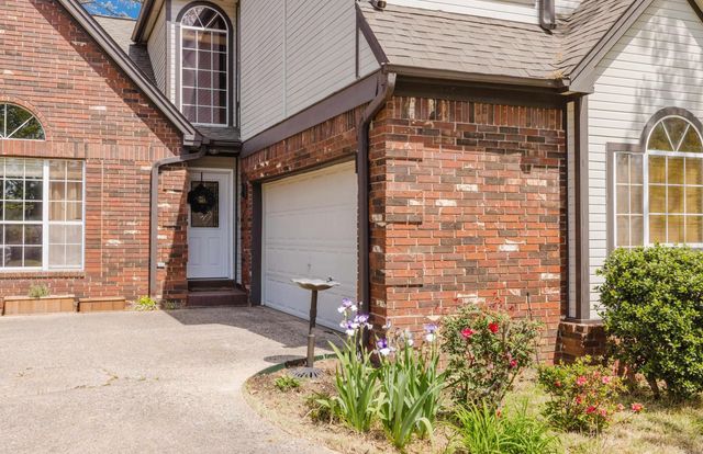 1825 Rainwood Cove Dr, Little Rock, AR 72212