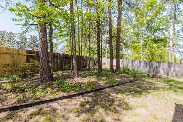 1825 Rainwood Cove Dr, Little Rock, AR 72212