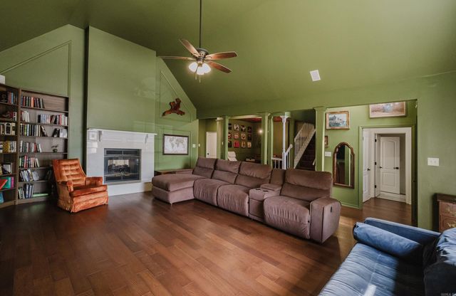 1825 Rainwood Cove Dr, Little Rock, AR 72212