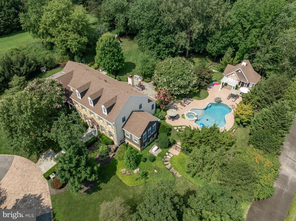 693 GARWOOD RD, Moorestown, NJ 08057
