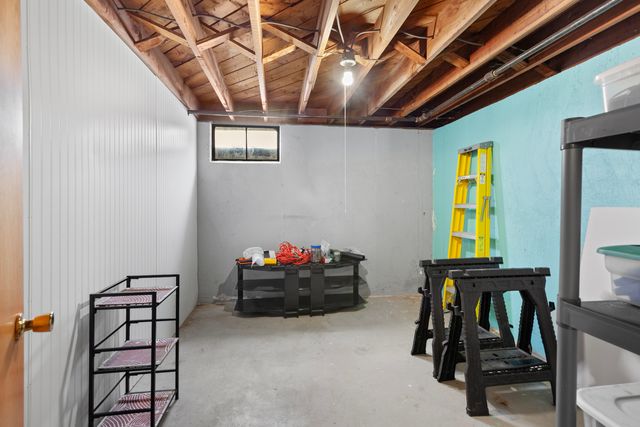 119 S Hill Street, Woodstock, IL 60098