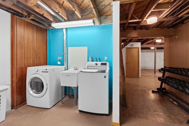 119 S Hill Street, Woodstock, IL 60098