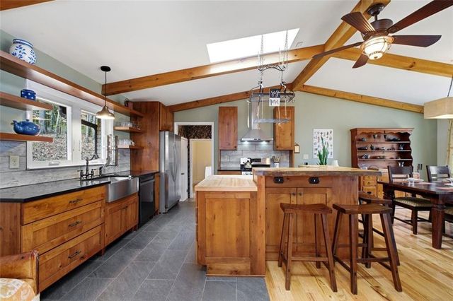 642 Kenilworth Circle, Stone Mountain, GA 30083