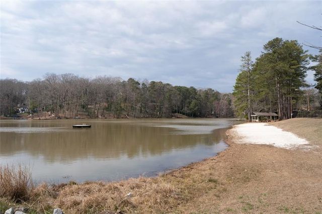 642 Kenilworth Circle, Stone Mountain, GA 30083