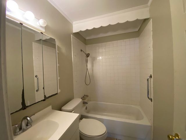 2460 Eastgate Dr, Baton Rouge, LA 70816