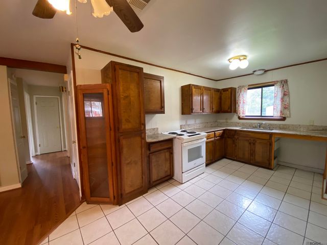 2460 Eastgate Dr, Baton Rouge, LA 70816