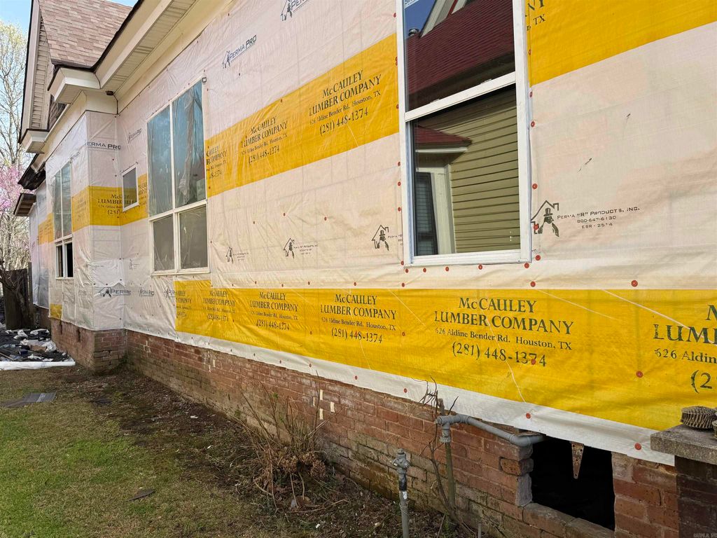 2403 S State Street, Little Rock, AR 72204