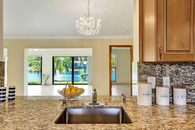 2105 SW 17th Circle, Deerfield Beach, FL 33442