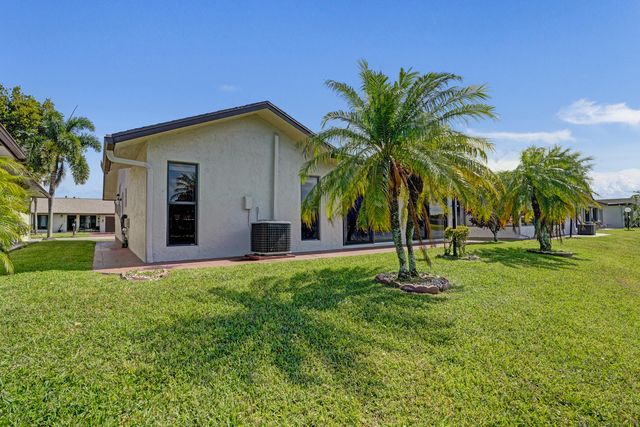 2105 SW 17th Circle, Deerfield Beach, FL 33442
