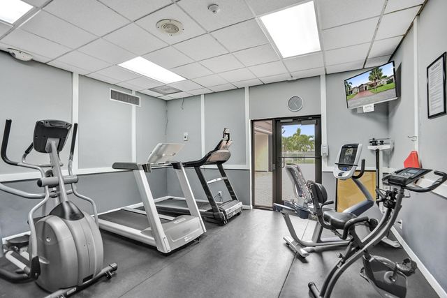 2105 SW 17th Circle, Deerfield Beach, FL 33442