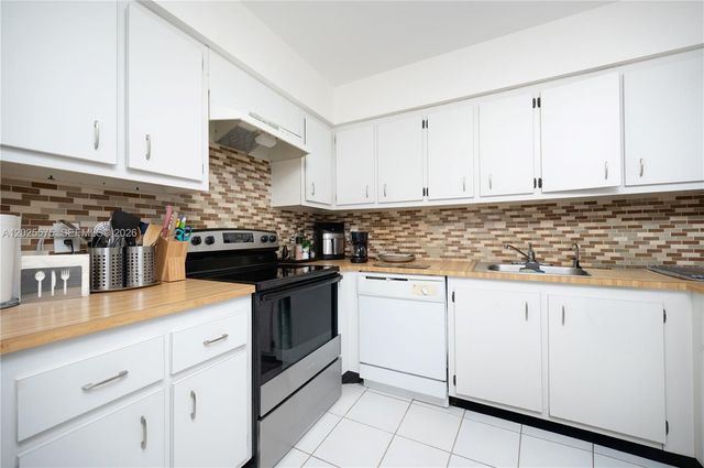 16400 NE GOLF CLUB RD 305, Weston, FL 33326