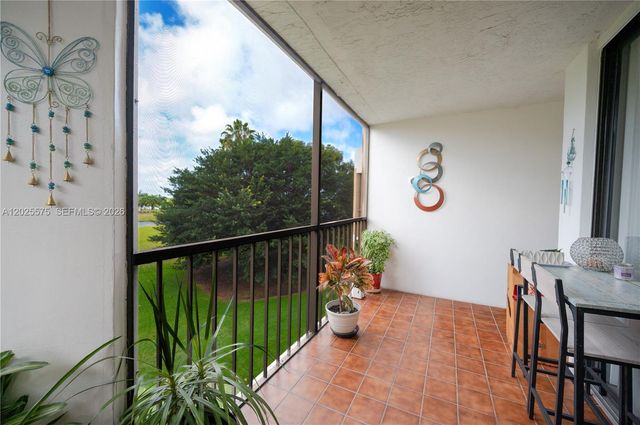 16400 NE GOLF CLUB RD 305, Weston, FL 33326