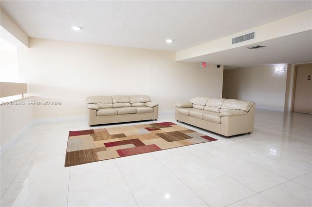 16400 NE GOLF CLUB RD 305, Weston, FL 33326