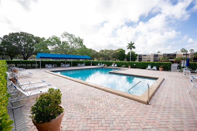 16400 NE GOLF CLUB RD 305, Weston, FL 33326