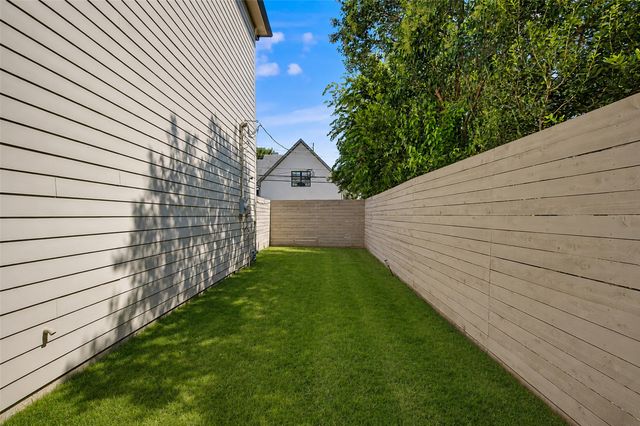 3611 Northwest Parkway, University Park, TX 75225