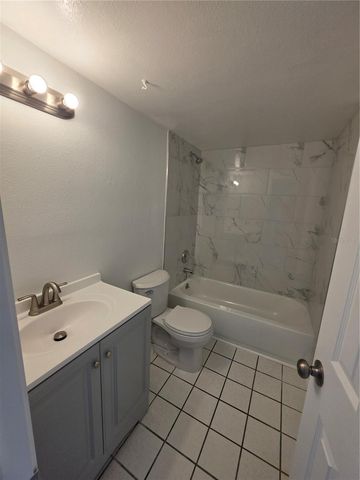 5521 BAY BOULEVARD 102, Port Richey, FL 34668